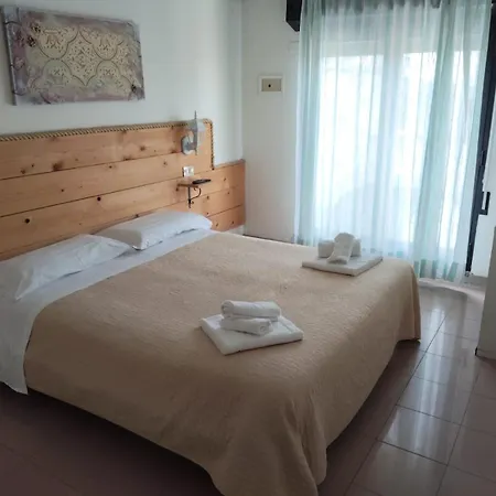 Garisenda - In Centro A - Hotell Riccione