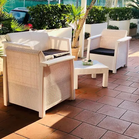 Garisenda - In Centro A - Hotell Riccione