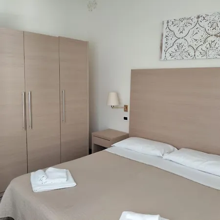 Garisenda - In Centro A - Hotel Riccione
