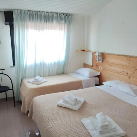 Garisenda -b&b&brunch In Centro A Riccione- 3*