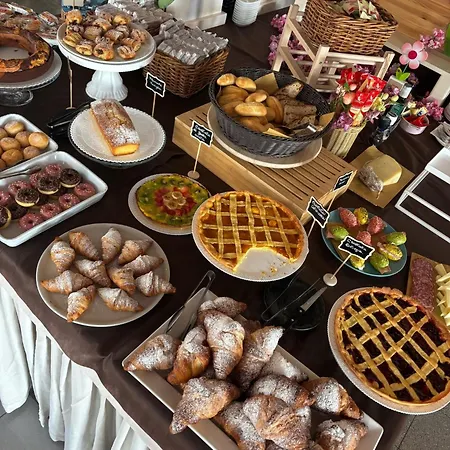 Garisenda -b&b&brunch In Centro A Riccione- Hotel
