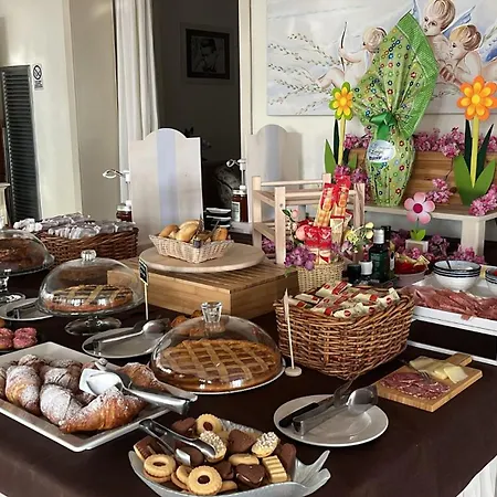 Garisenda -b&b&brunch In Centro A Riccione- 3*
